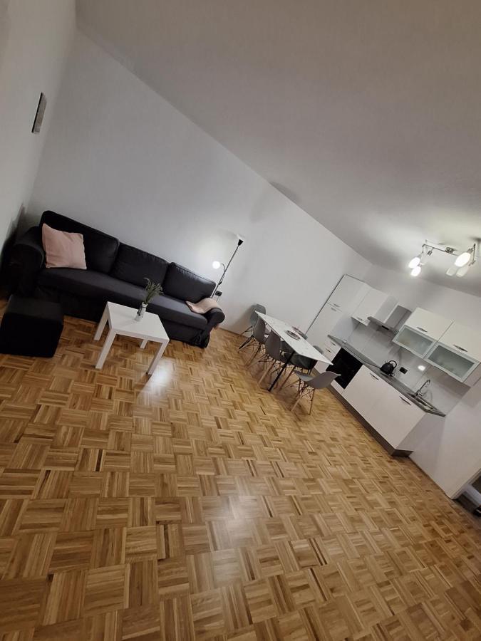 Apartment Kp With Parking Koper Buitenkant foto