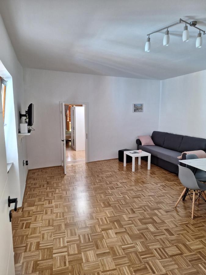 Apartment Kp With Parking Koper Buitenkant foto